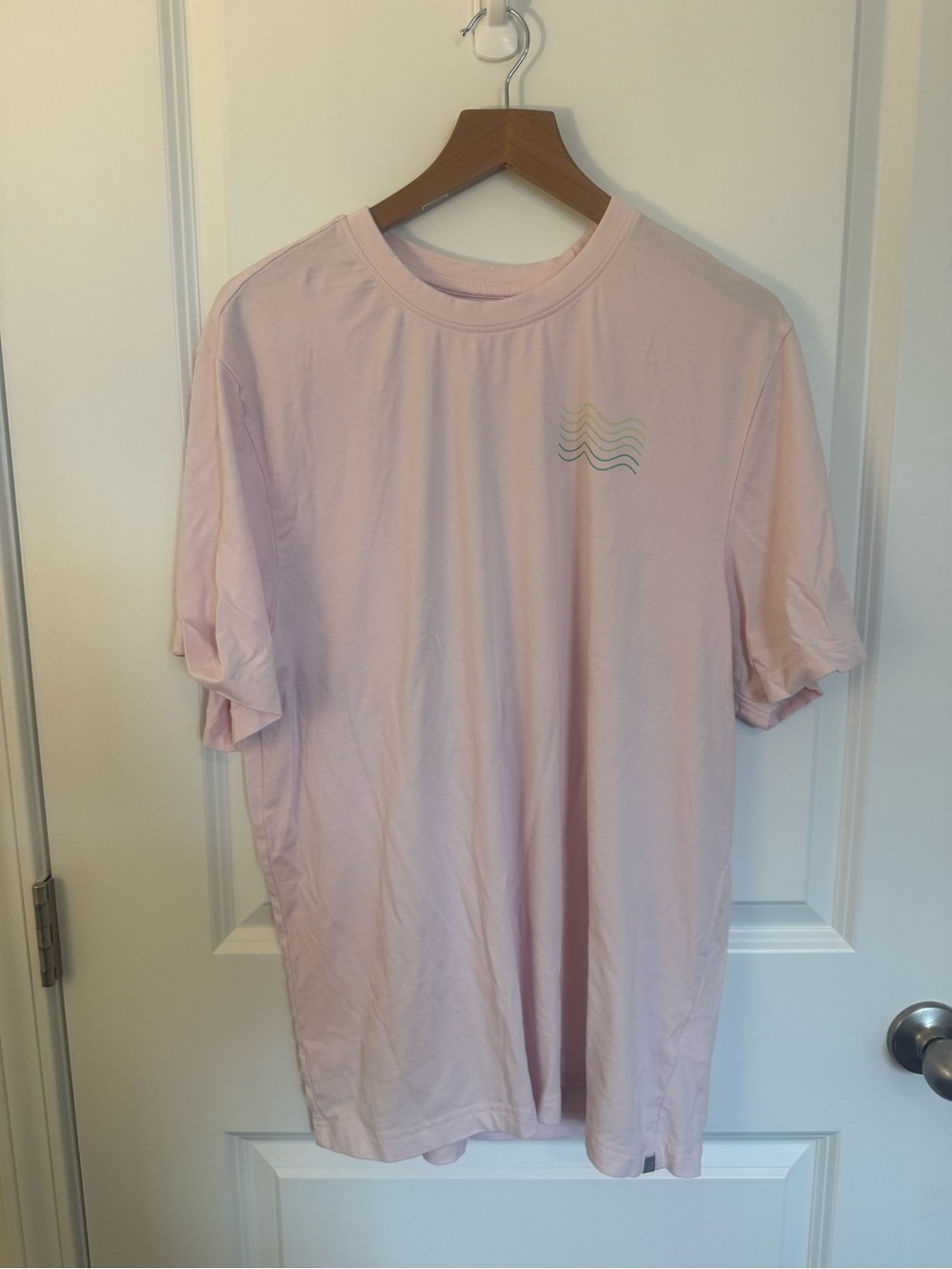 Bundle- Vineyard Vines White Long-Sleeve Graphic Tee & pink Tasc men’s tshirt - Picture 4 of 7